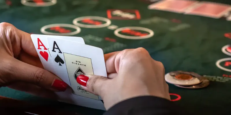 Những mẹo chơi poker cực hay mà người chơi không thể bỏ qua