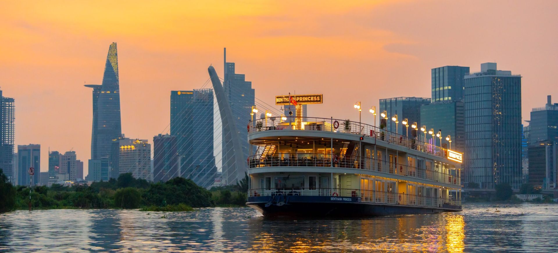 Du lịch sông Sài Gòn: 5 trải nghiệm HOT nhất kèm giá vé – VinWonders