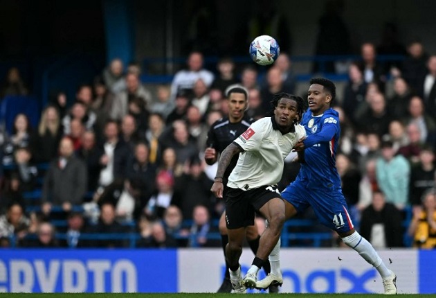 Ngòi nổ Estevao sẽ giúp Chelsea vượt bão Ngoại hạng Anh